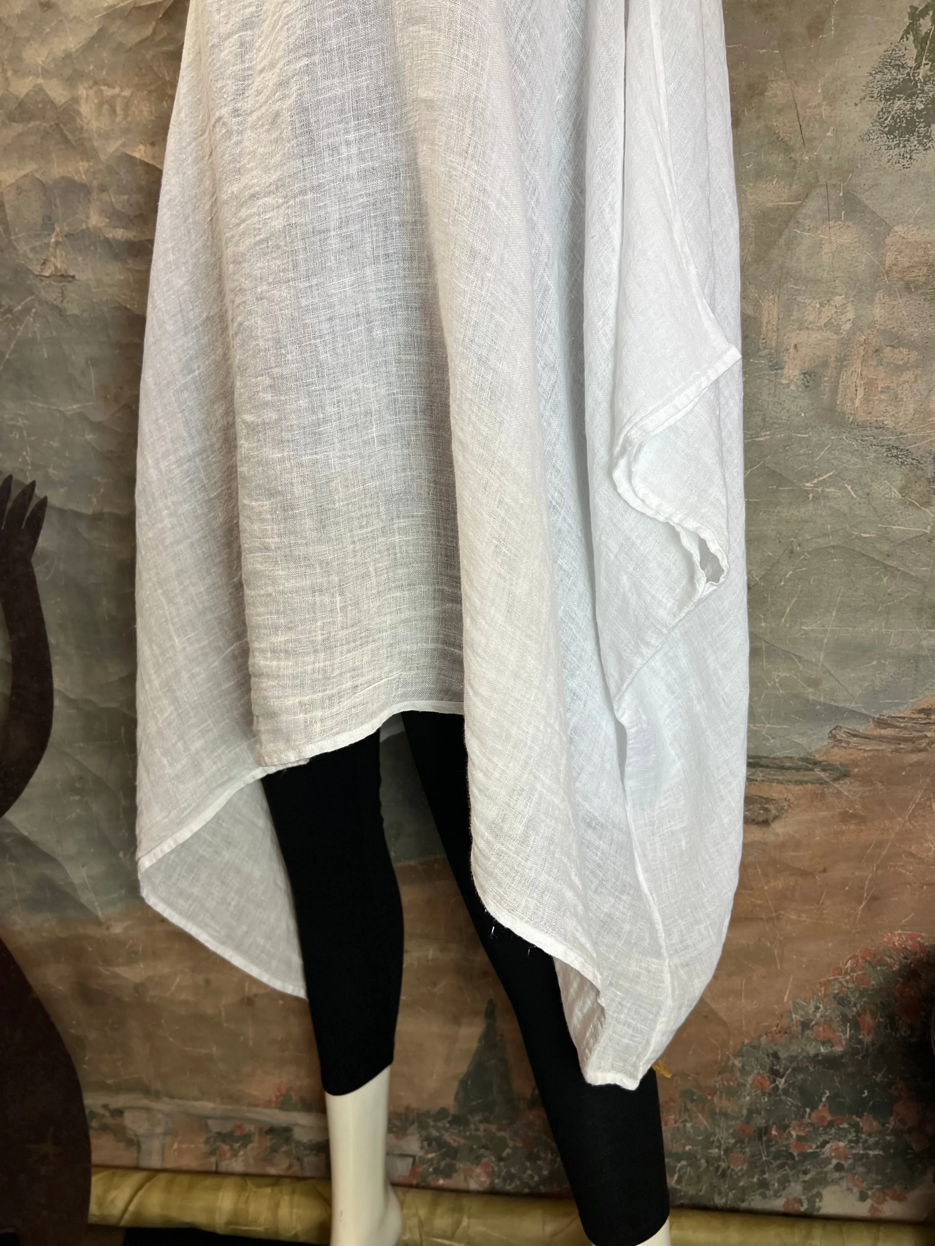 001IAV Oversized Gauze Tunic Top-White